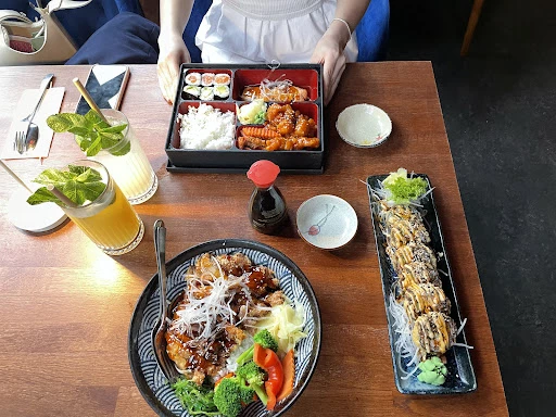 YAKOOLZA photo 5